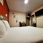 Hipotel Paris Gambetta Republique