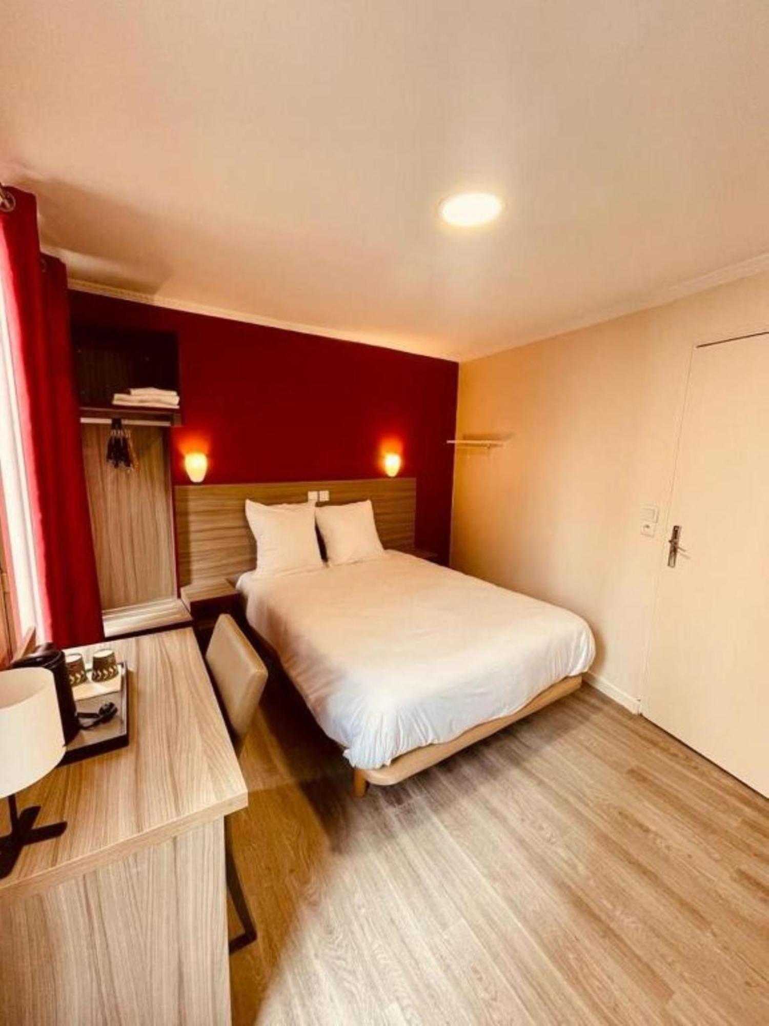 Hotel Hipotel Gambetta Republique Paris